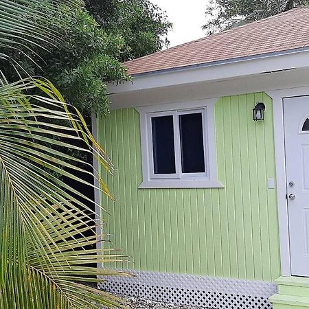 Budget & Basic In Local Neighborhood, 7Min Drive To Downtown Nassau Beach Paradise Apartment Ngoại thất bức ảnh